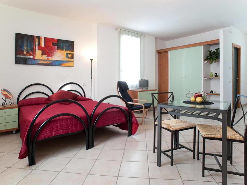 Villa Meli Lupi - Residenze Temporanee بارما المظهر الخارجي الصورة