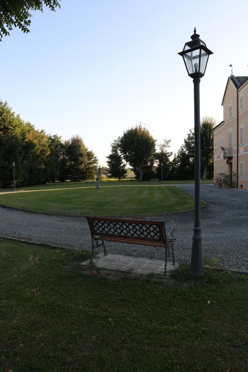 Villa Meli Lupi - Residenze Temporanee بارما المظهر الخارجي الصورة